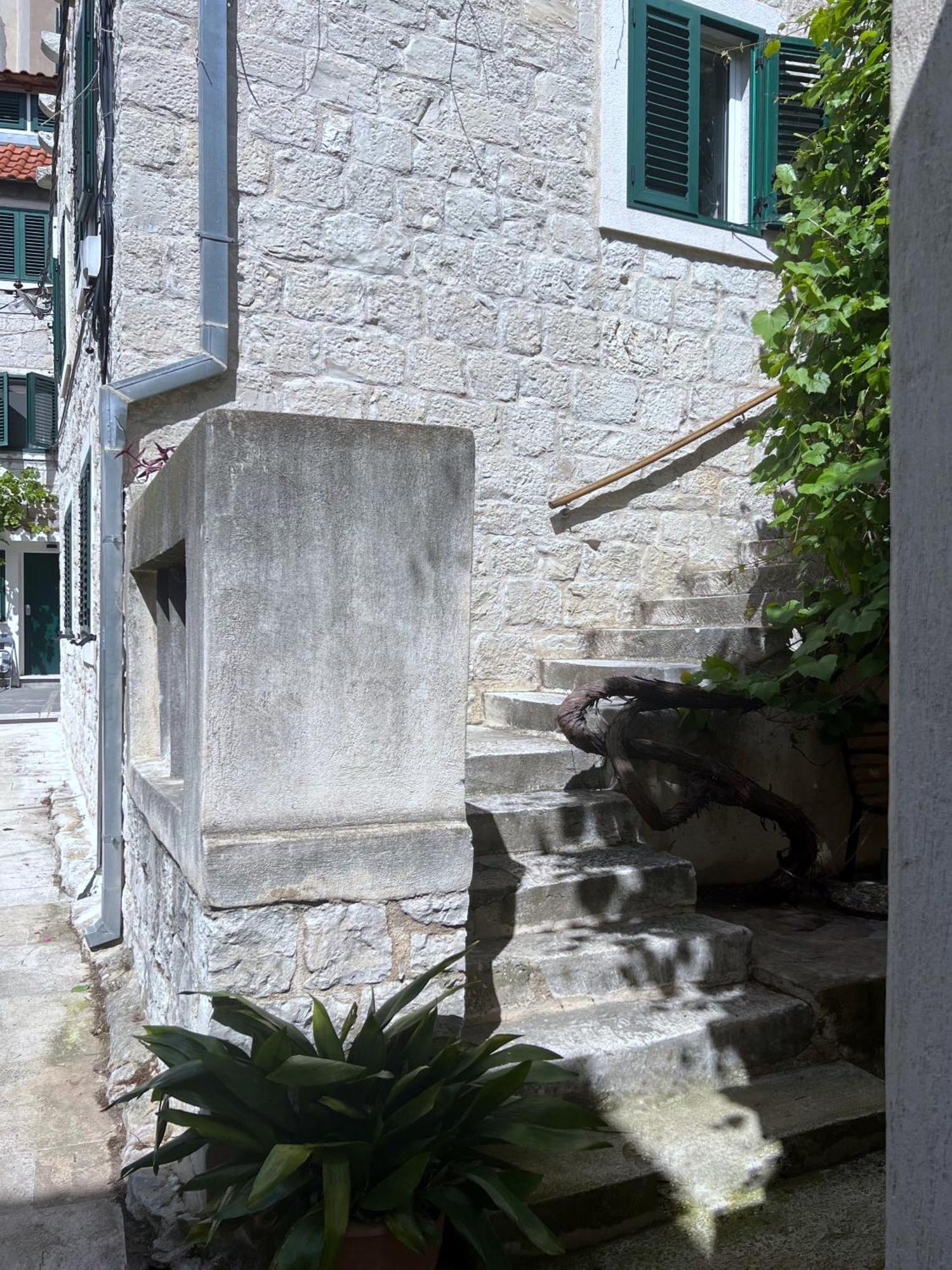 Studio Apartman Perla Split Exterior foto